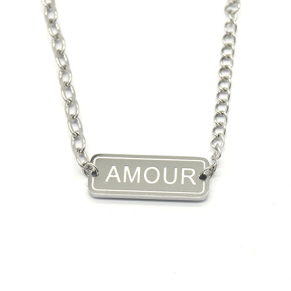 Mixed Chains Necklace AMOUR ingezoomd