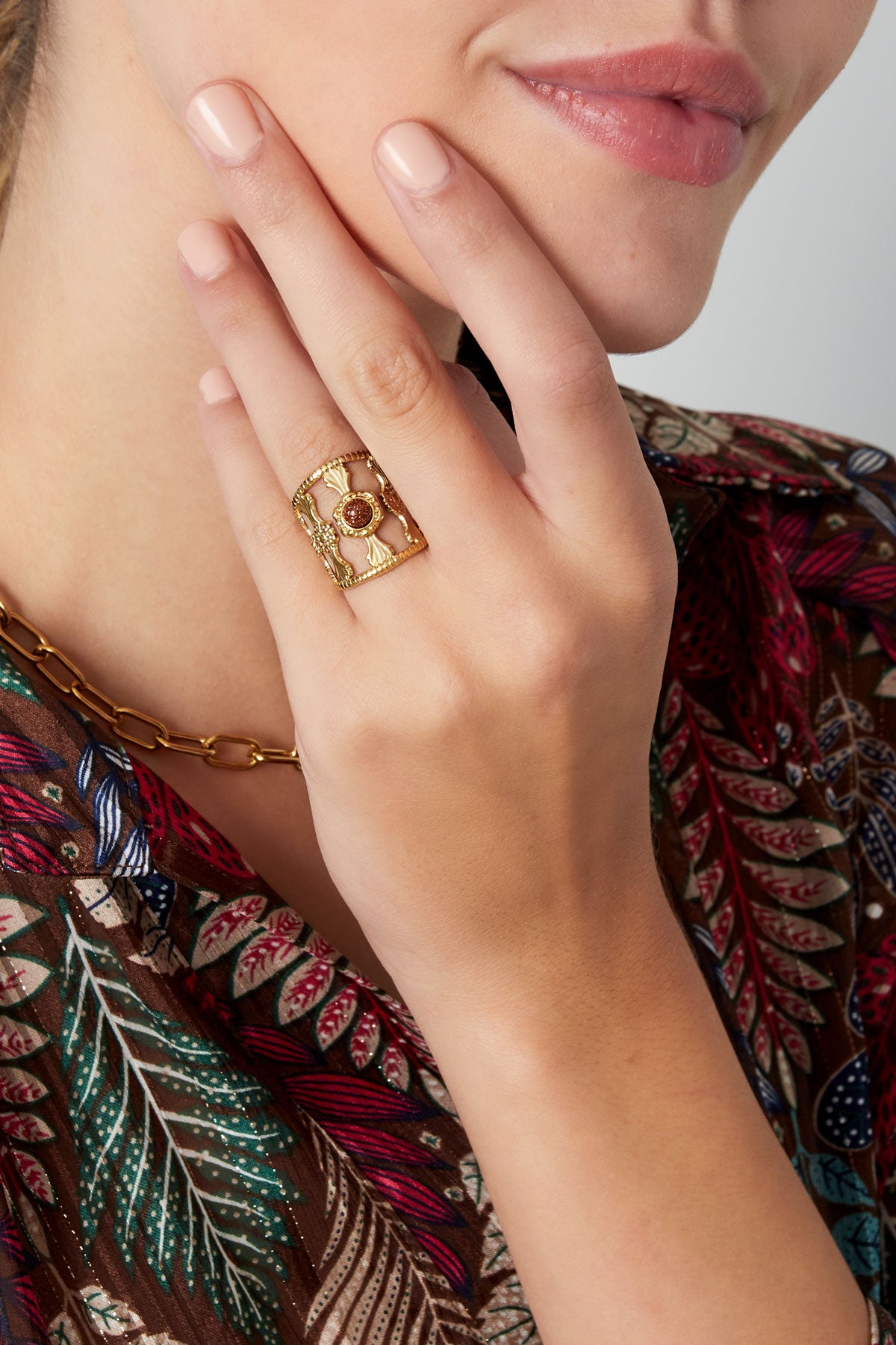 Sierlijke ring met steen